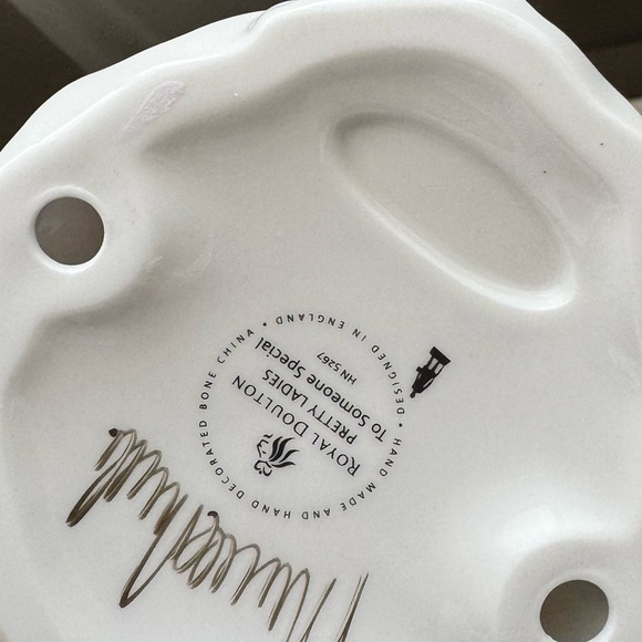 ROYAL DOULTON To Someone Special figurine - Picture 5 of 6